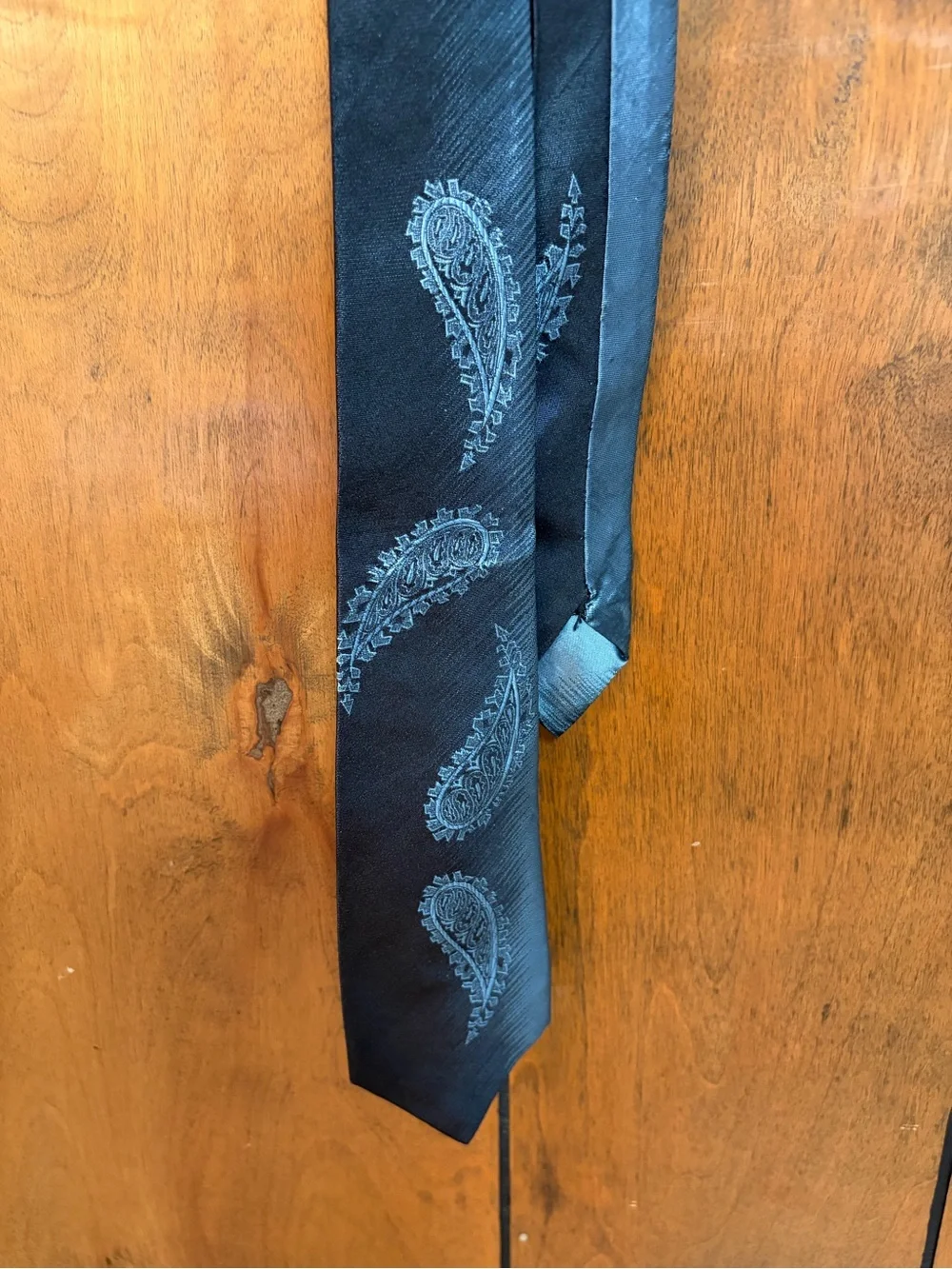 Blue Paisley Men's Tie - Elegant Formal Accessory